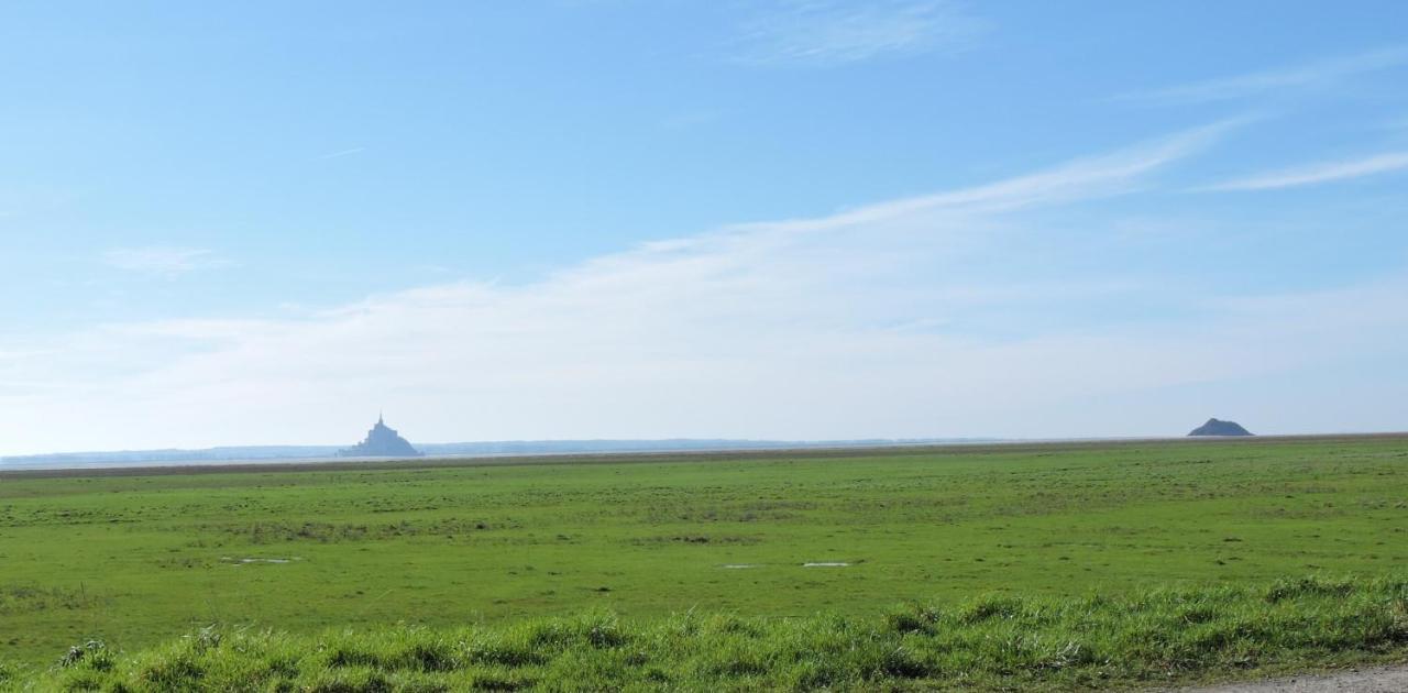Vains Gite De Charme "La Maison Saint-Leonard" Avec Piscine, Spa, Vue Sur Le Mont Saint-Michel מראה חיצוני תמונה
