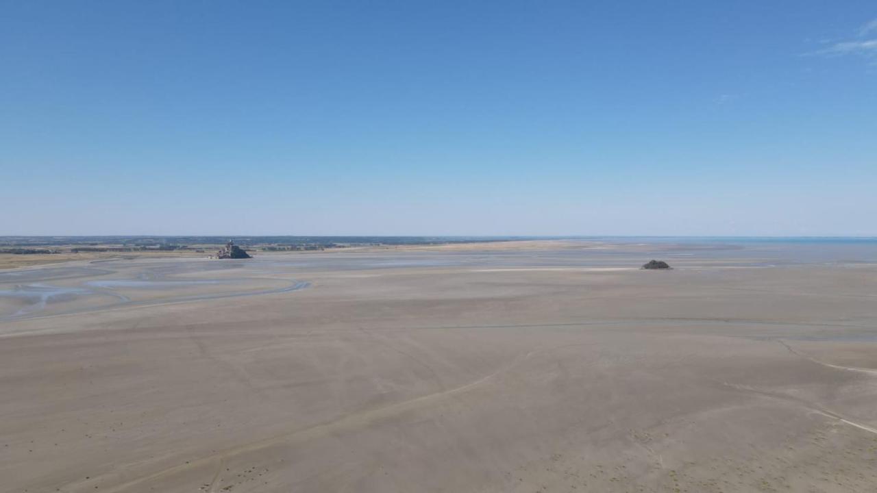 Vains Gite De Charme "La Maison Saint-Leonard" Avec Piscine, Spa, Vue Sur Le Mont Saint-Michel מראה חיצוני תמונה